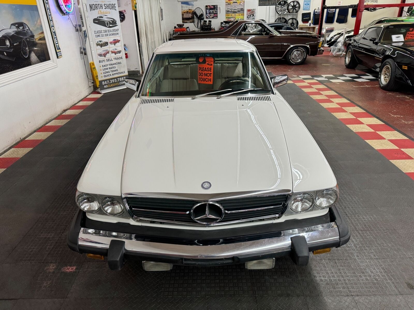 Mercedes-Benz-400-Series-1977-4