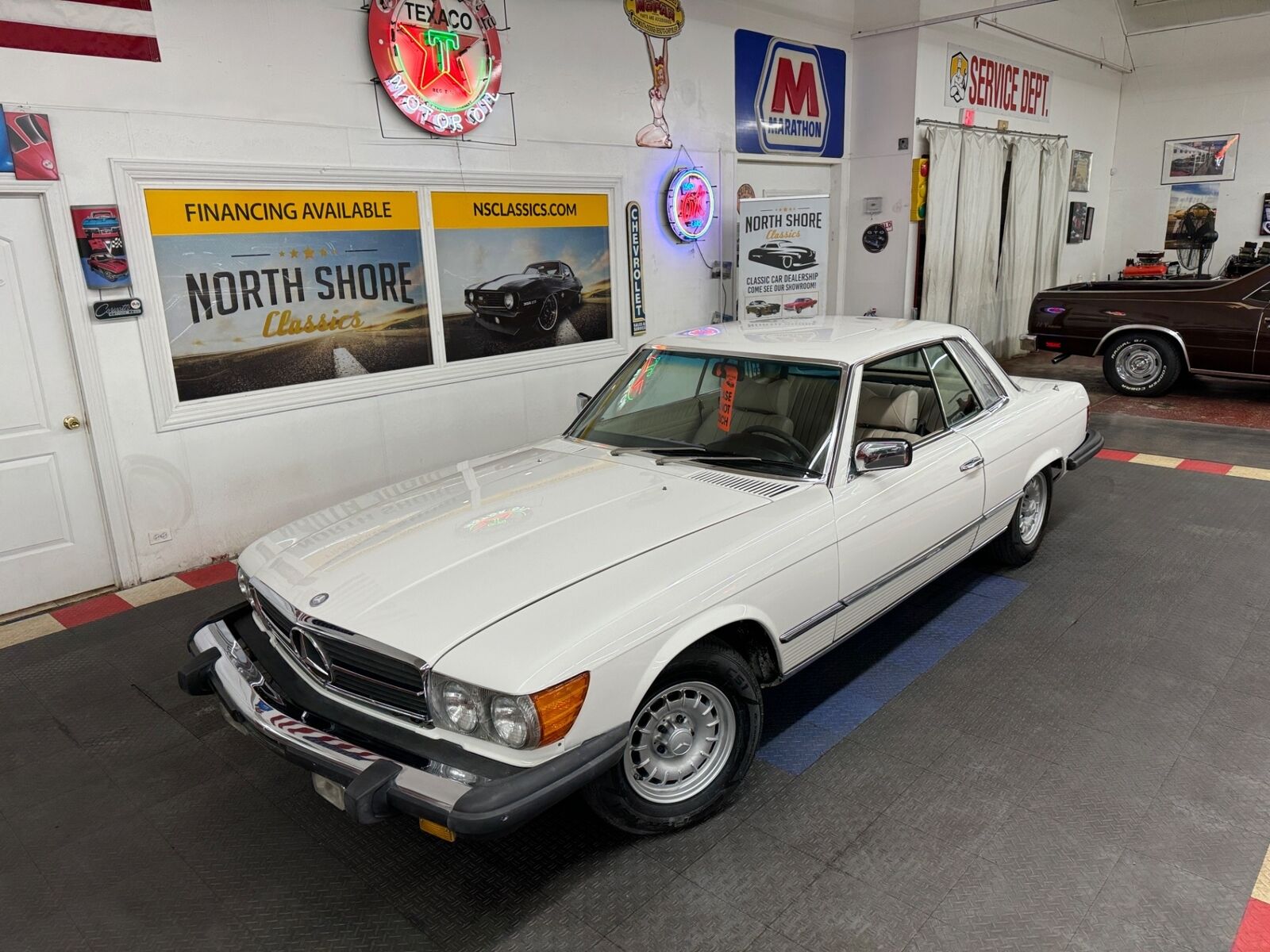 Mercedes-Benz-400-Series-1977