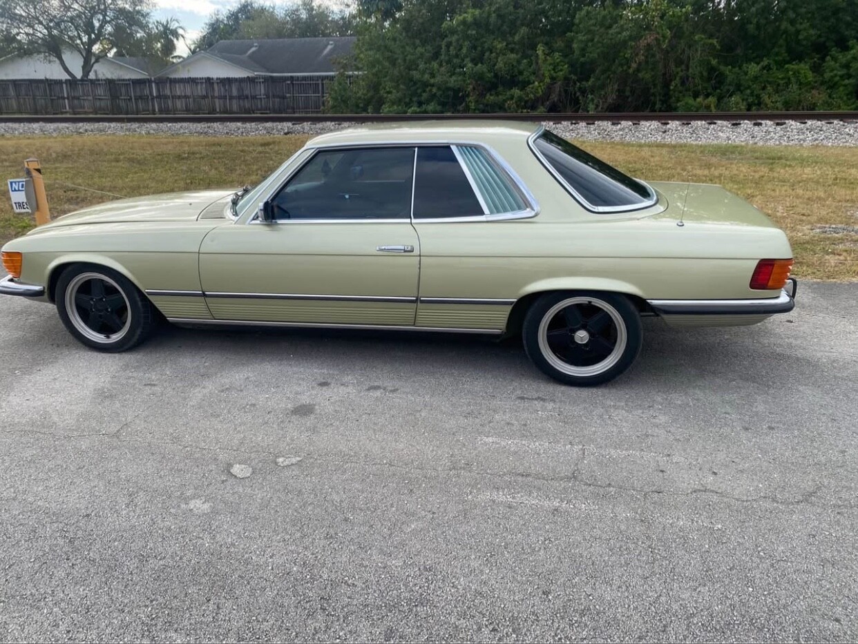 Mercedes-Benz-400-Series-1979-Coupe-2