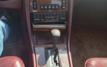 Mercedes-Benz-400-Series-1987-Sedan-14