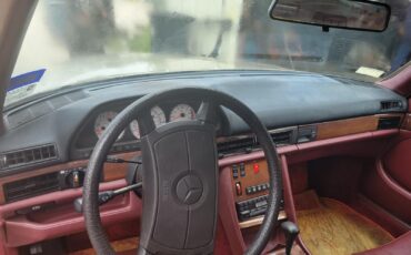 Mercedes-Benz-400-Series-1987-Sedan-6
