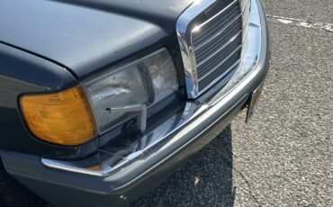 Mercedes-Benz-400-Series-1989-10