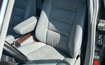 Mercedes-Benz-400-Series-1989-28