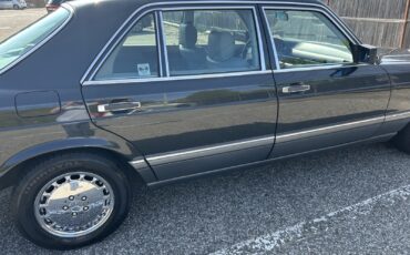 Mercedes-Benz-400-Series-1989-3
