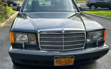 Mercedes-Benz-400-Series-1989