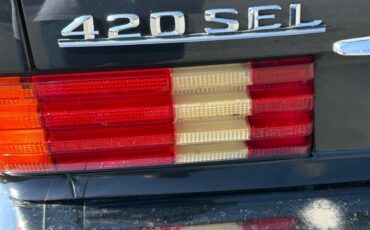 Mercedes-Benz-400-Series-1989-5