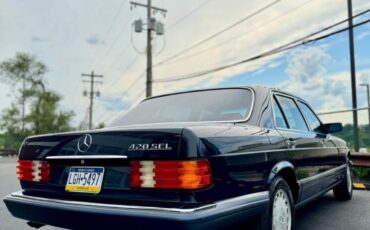 Mercedes-Benz-400-Series-1990-1