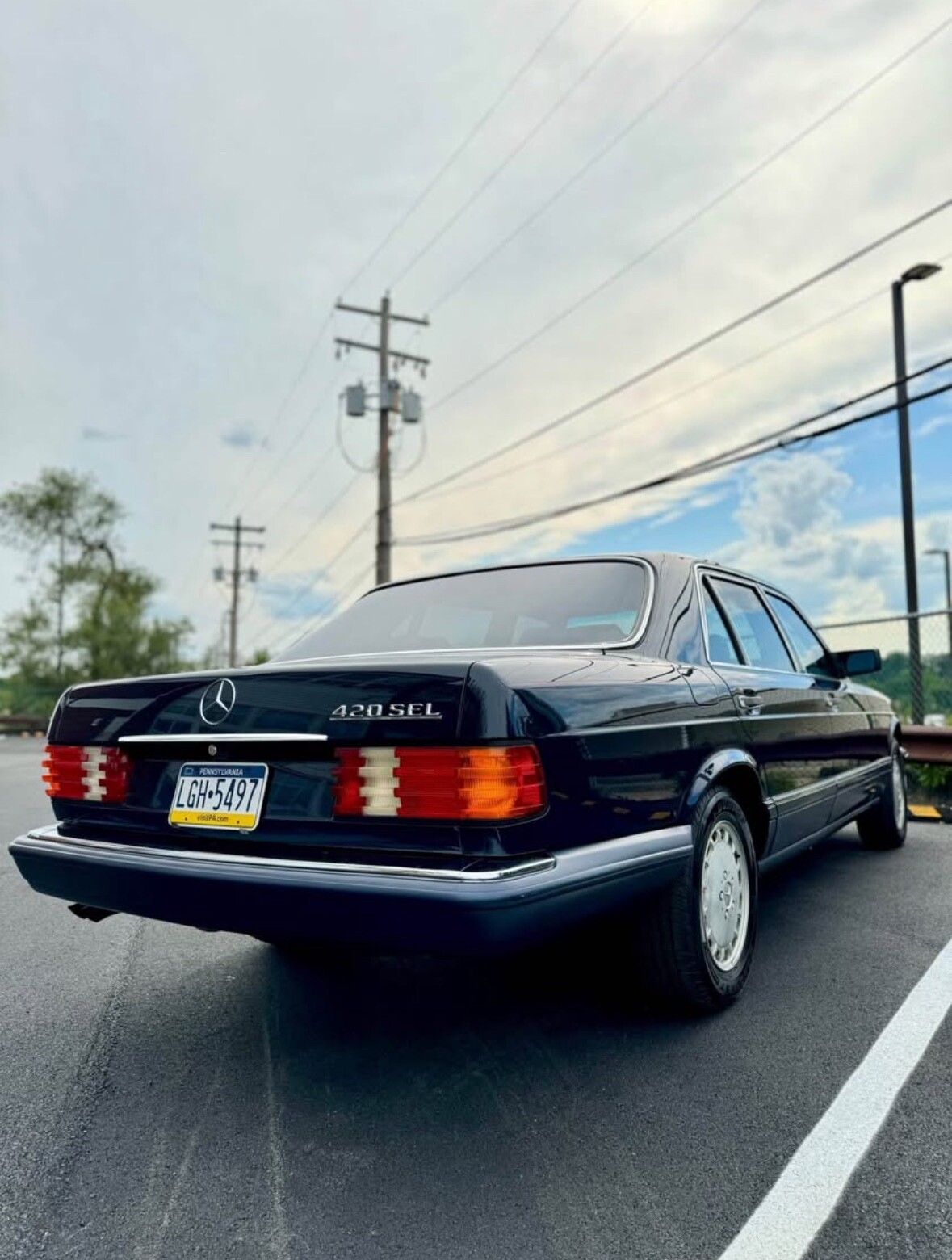 Mercedes-Benz-400-Series-1990-1