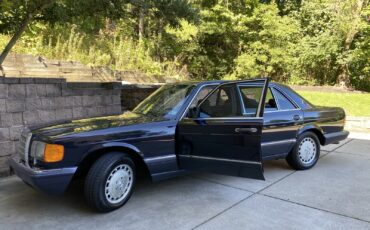 Mercedes-Benz-400-Series-1990-10