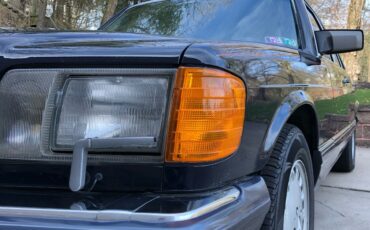 Mercedes-Benz-400-Series-1990-12