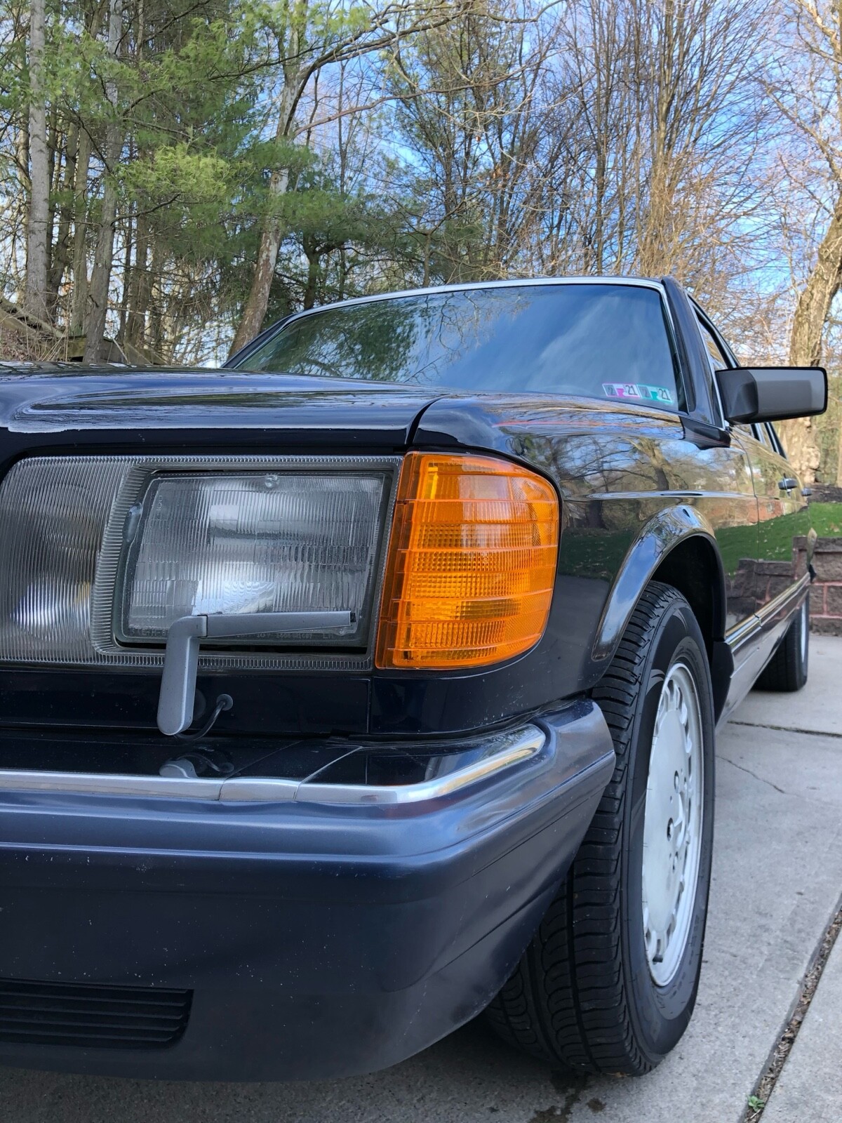 Mercedes-Benz-400-Series-1990-12