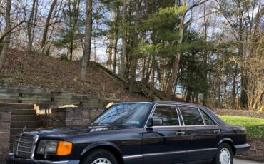 Mercedes-Benz-400-Series-1990-16