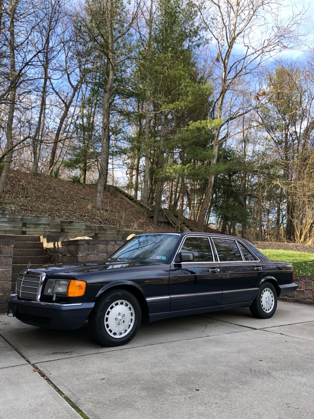 Mercedes-Benz-400-Series-1990-16
