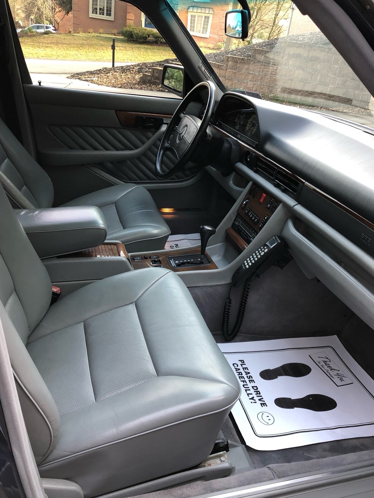 Mercedes-Benz-400-Series-1990-20