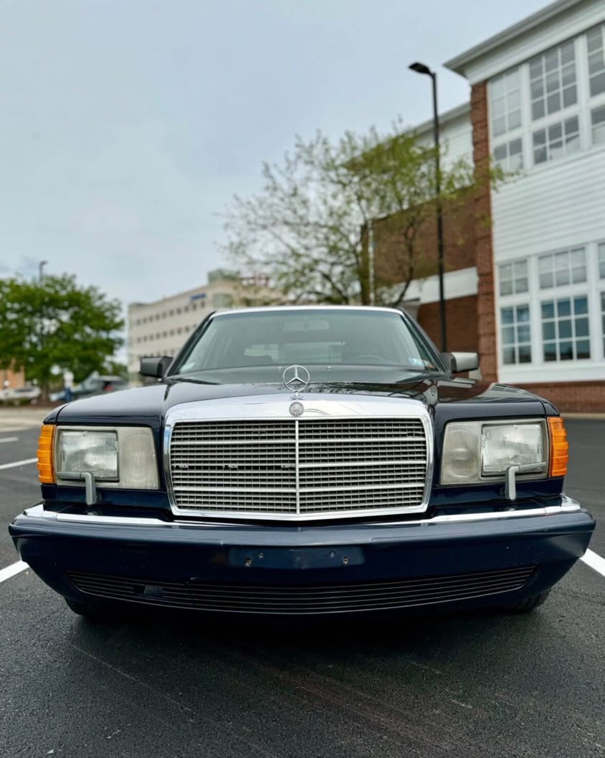 Mercedes-Benz-400-Series-1990-3