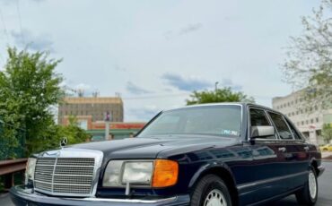 Mercedes-Benz-400-Series-1990