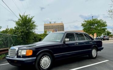 Mercedes-Benz-400-Series-1990-4