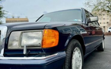 Mercedes-Benz-400-Series-1990-5