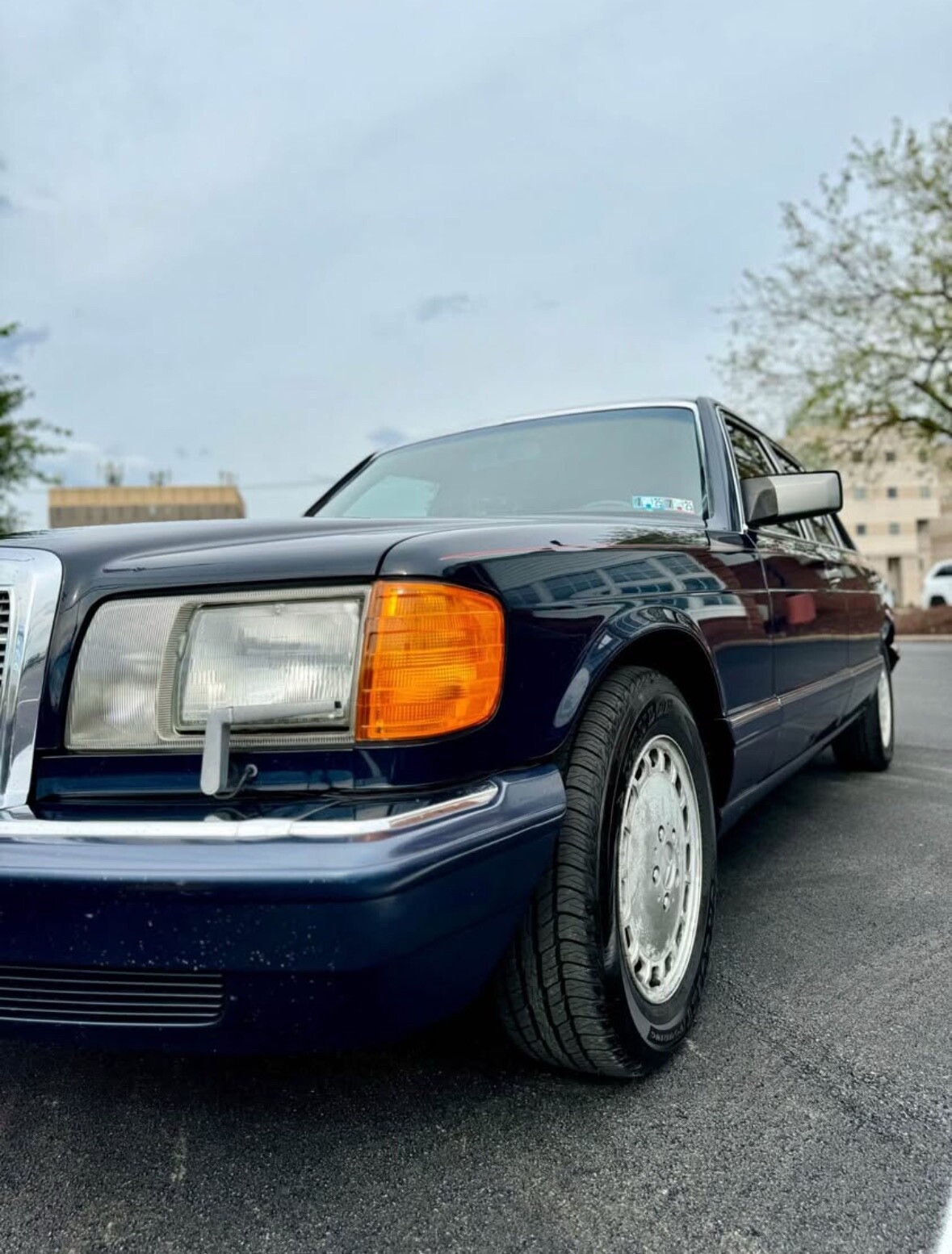 Mercedes-Benz-400-Series-1990-5