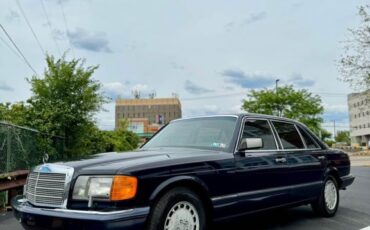 Mercedes-Benz-400-Series-1990-6