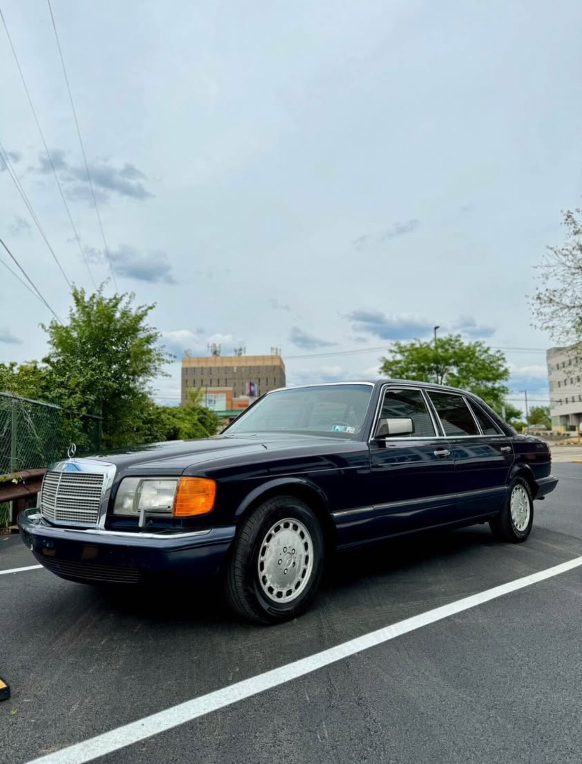 Mercedes-Benz-400-Series-1990-6