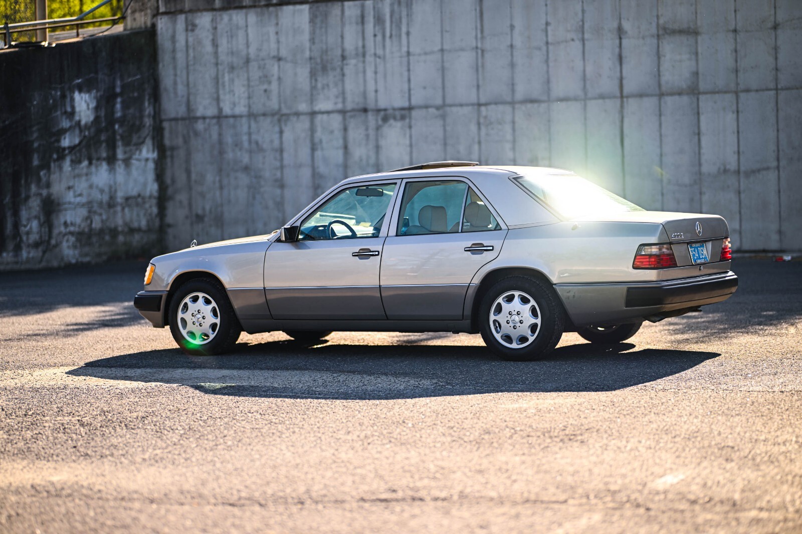 Mercedes-Benz-400-Series-1993-Sedan-1