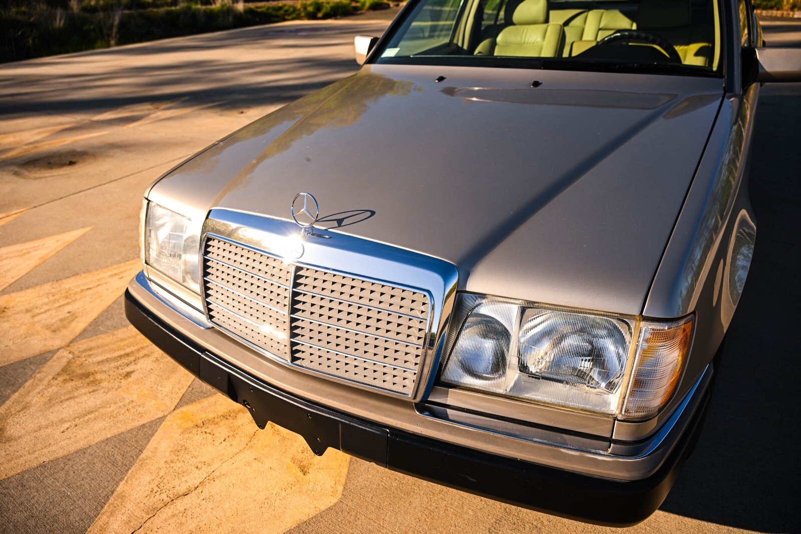 Mercedes-Benz-400-Series-1993-Sedan-15