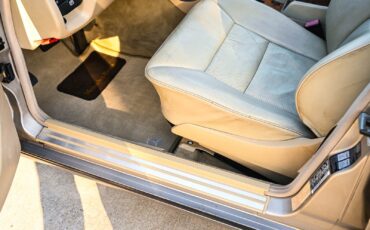 Mercedes-Benz-400-Series-1993-Sedan-23