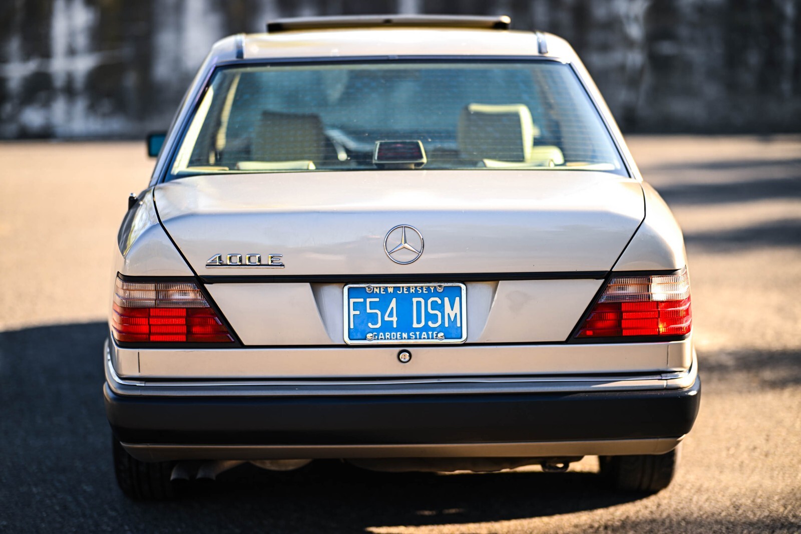 Mercedes-Benz-400-Series-1993-Sedan-3