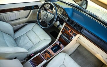 Mercedes-Benz-400-Series-1993-Sedan-30