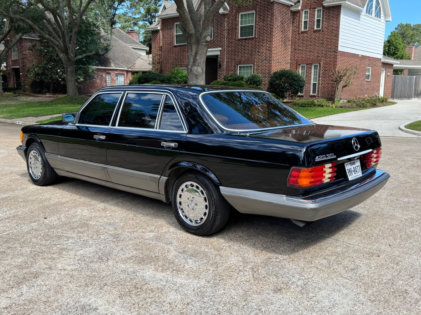 Mercedes-Benz-420-SEL-Classic-4-Door-Sedan-1986-Sedan-2
