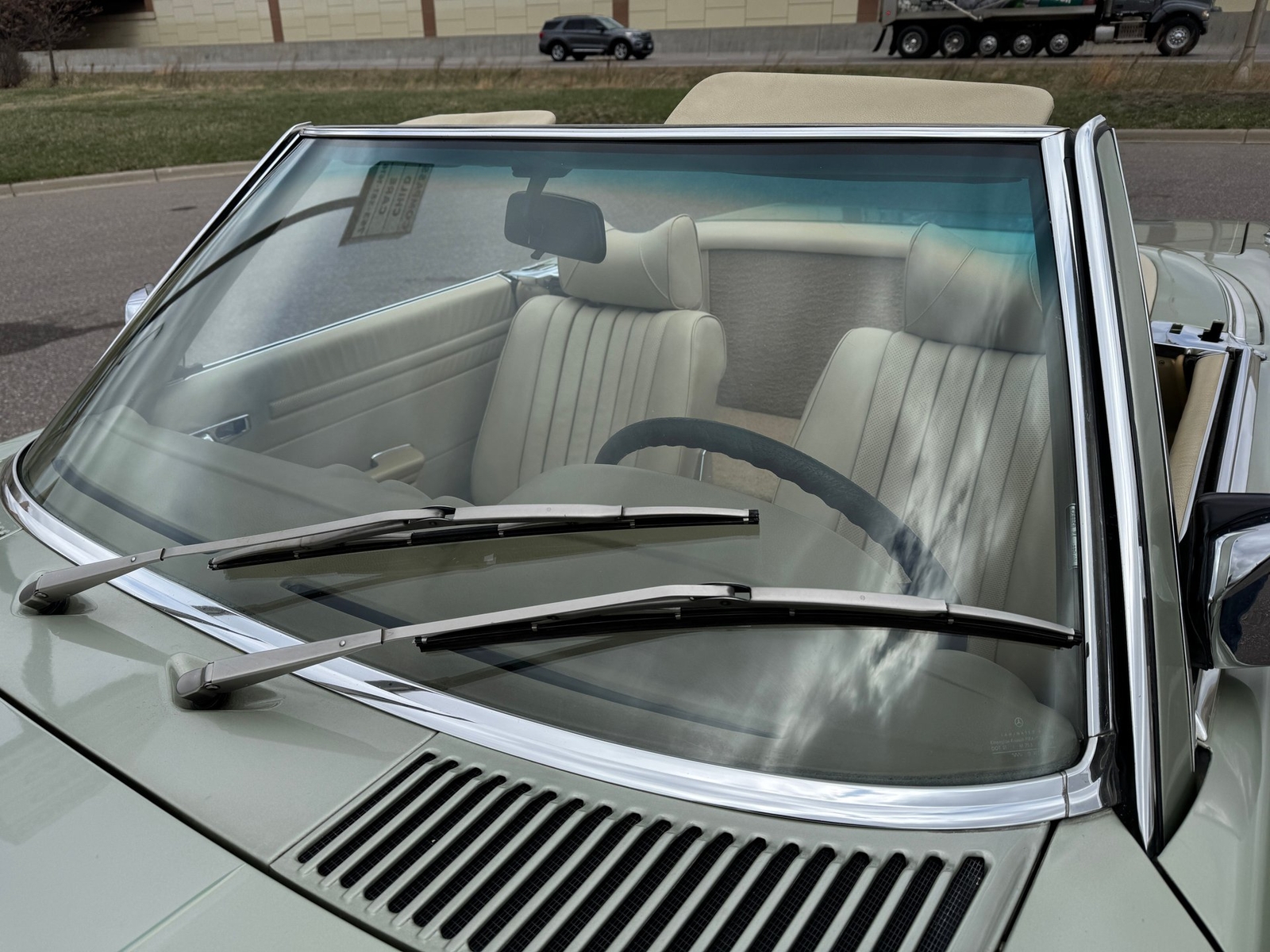 Mercedes-Benz-450-SL-Convertible-1976-Convertible-39