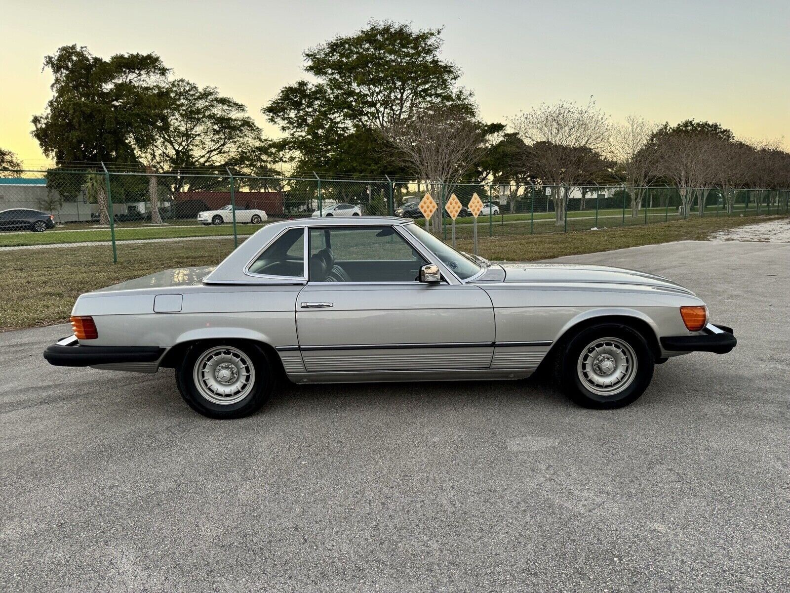 Mercedes-Benz-450SL-1977-Convertible-14