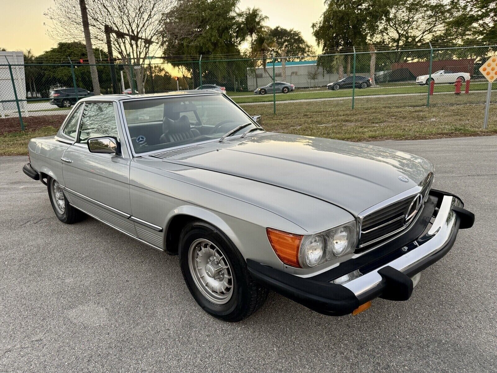 Mercedes-Benz-450SL-1977-Convertible-2