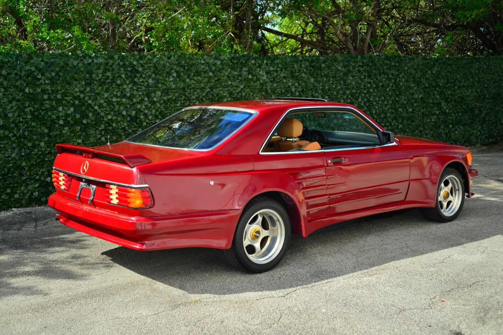 Mercedes-Benz-500-Series-1983-Coupe-1
