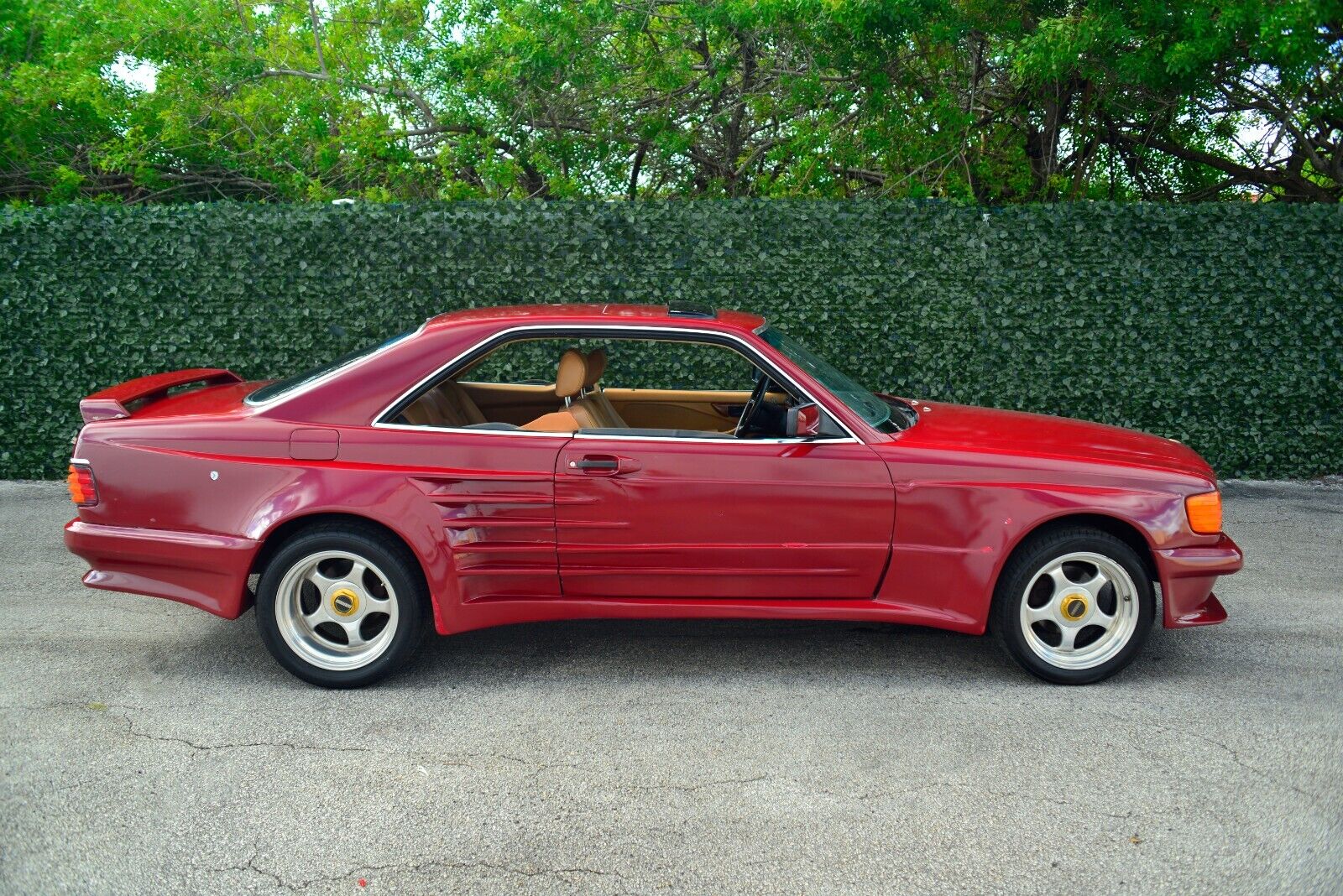 Mercedes-Benz-500-Series-1983-Coupe-10