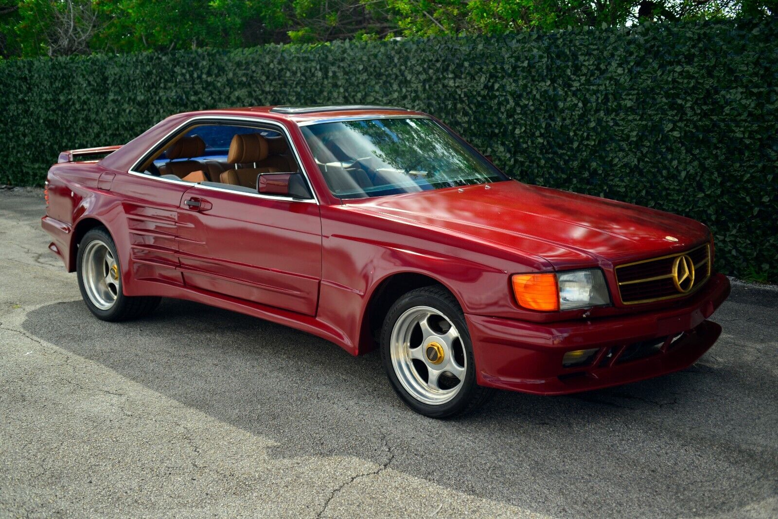 Mercedes-Benz-500-Series-1983-Coupe-11