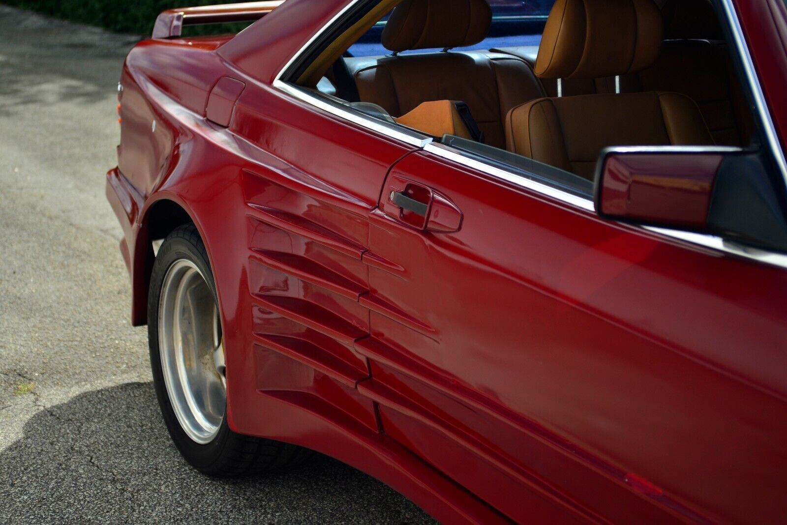 Mercedes-Benz-500-Series-1983-Coupe-12
