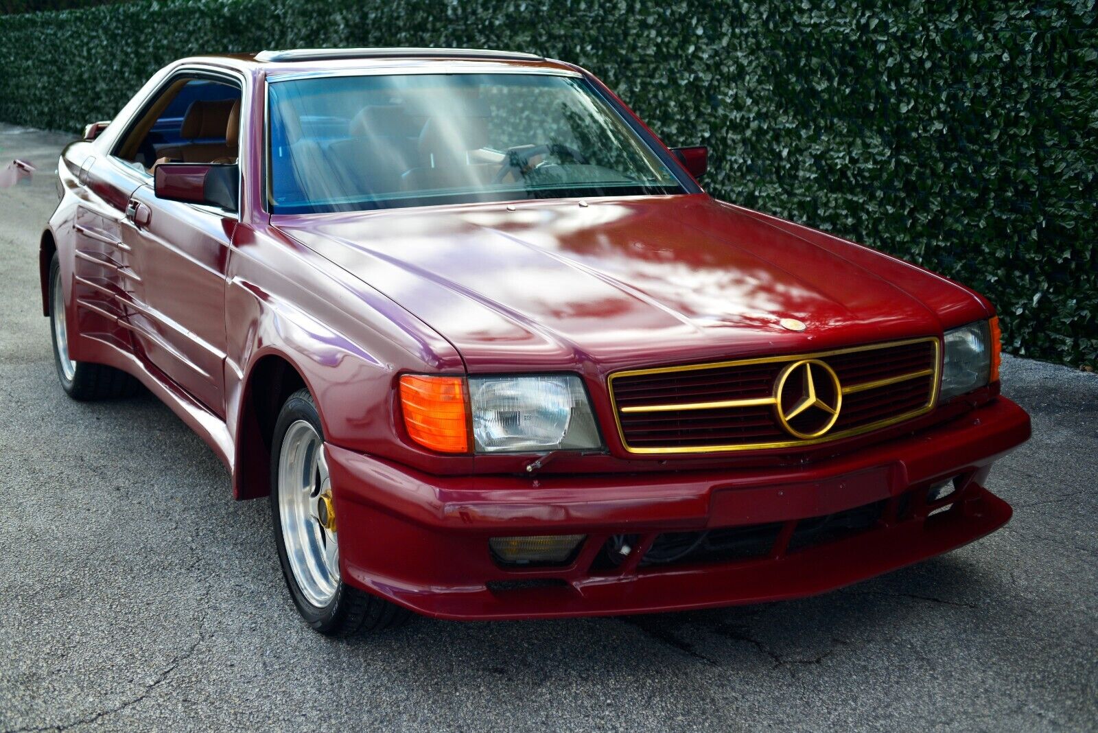 Mercedes-Benz-500-Series-1983-Coupe-17
