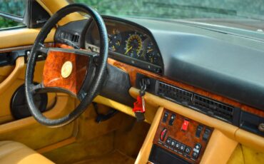 Mercedes-Benz-500-Series-1983-Coupe-22