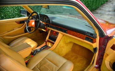 Mercedes-Benz-500-Series-1983-Coupe-25