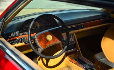 Mercedes-Benz-500-Series-1983-Coupe-28