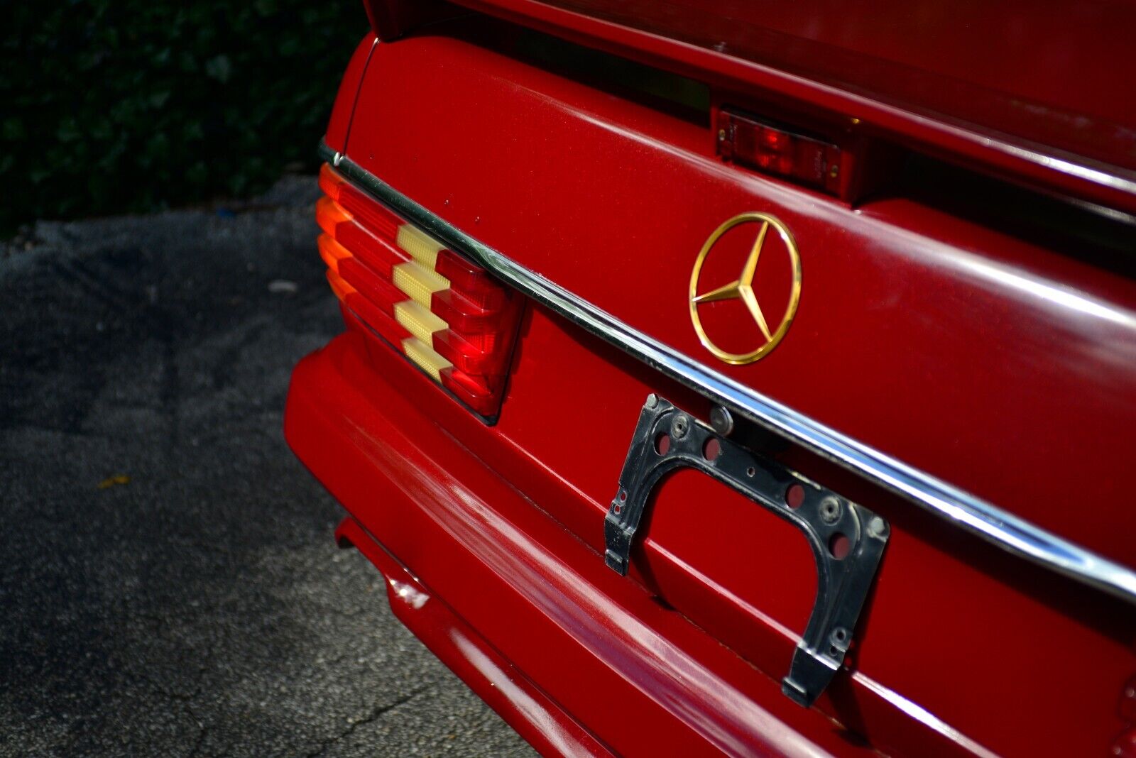 Mercedes-Benz-500-Series-1983-Coupe-37