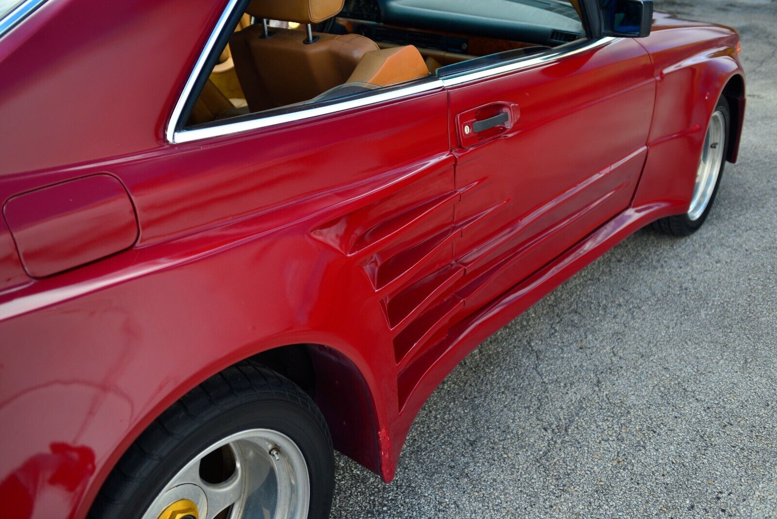 Mercedes-Benz-500-Series-1983-Coupe-39