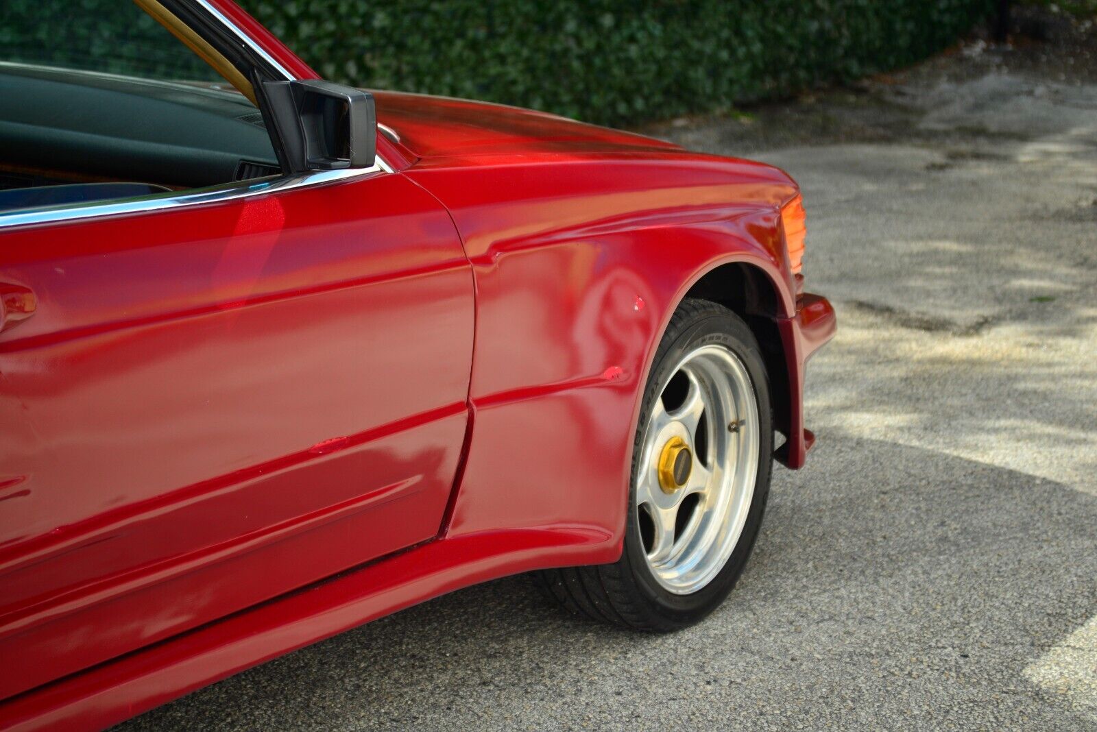 Mercedes-Benz-500-Series-1983-Coupe-5