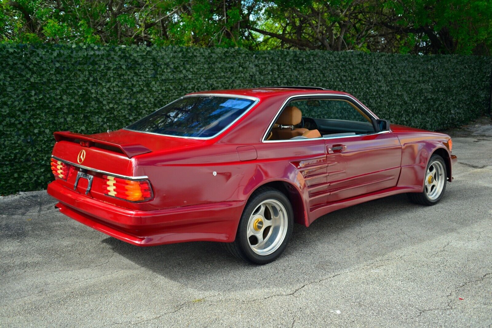 Mercedes-Benz-500-Series-1983-Coupe-8
