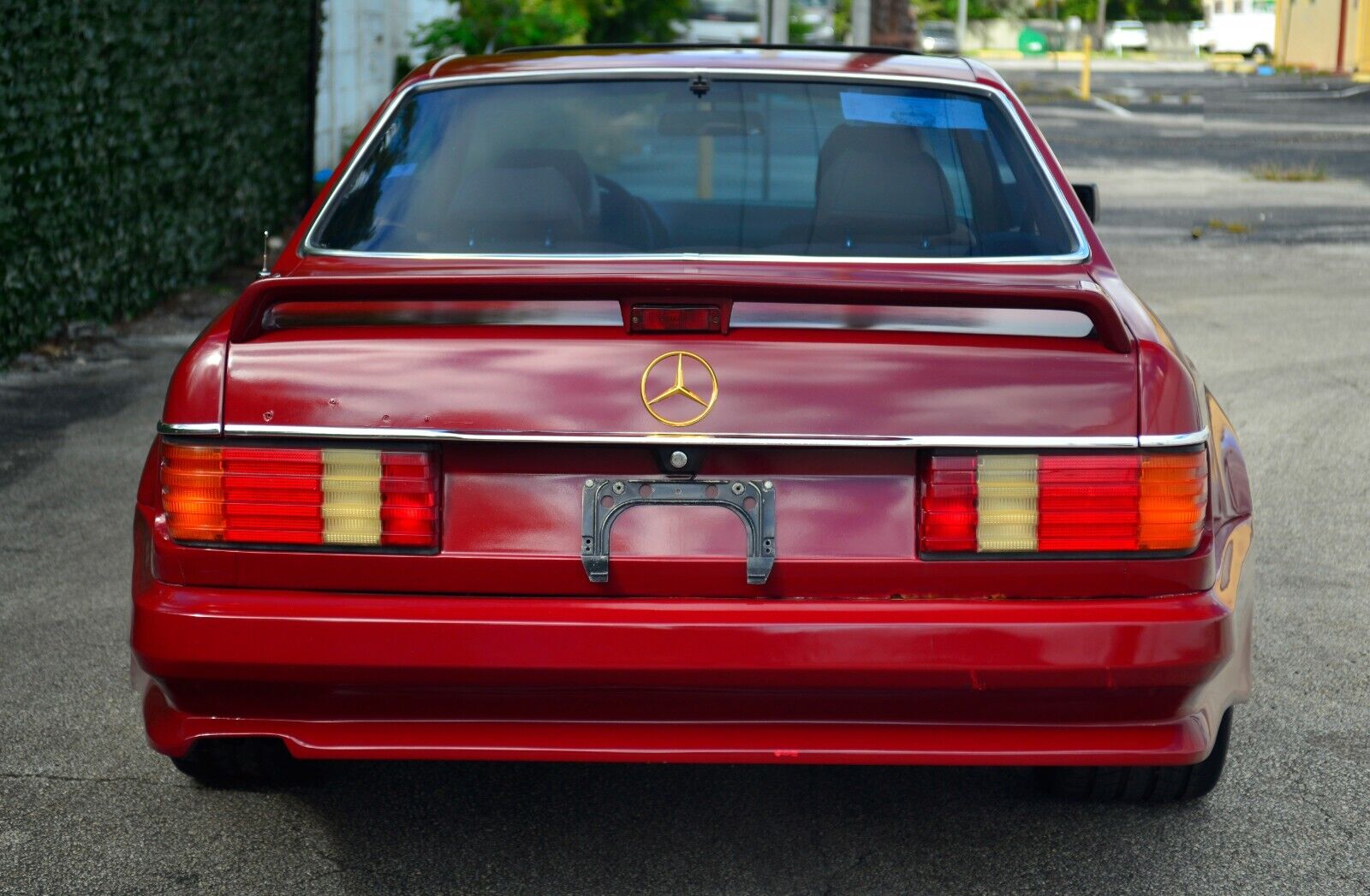 Mercedes-Benz-500-Series-1983-Coupe-9