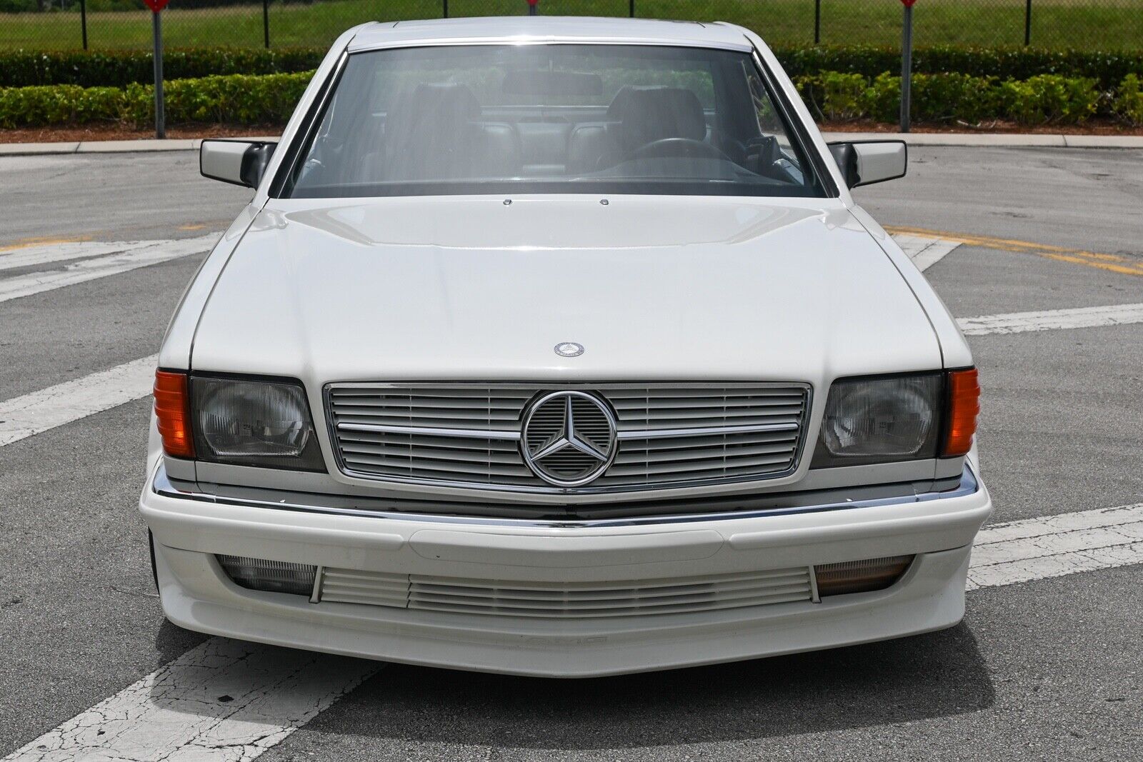 Mercedes-Benz-500-Series-1985-2D-1