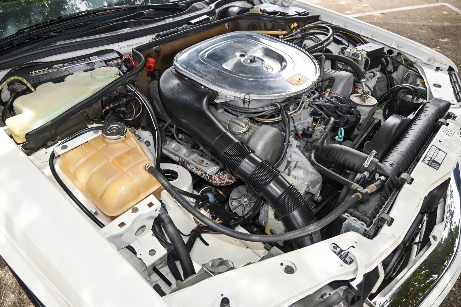 Mercedes-Benz-500-Series-1985-2D-15