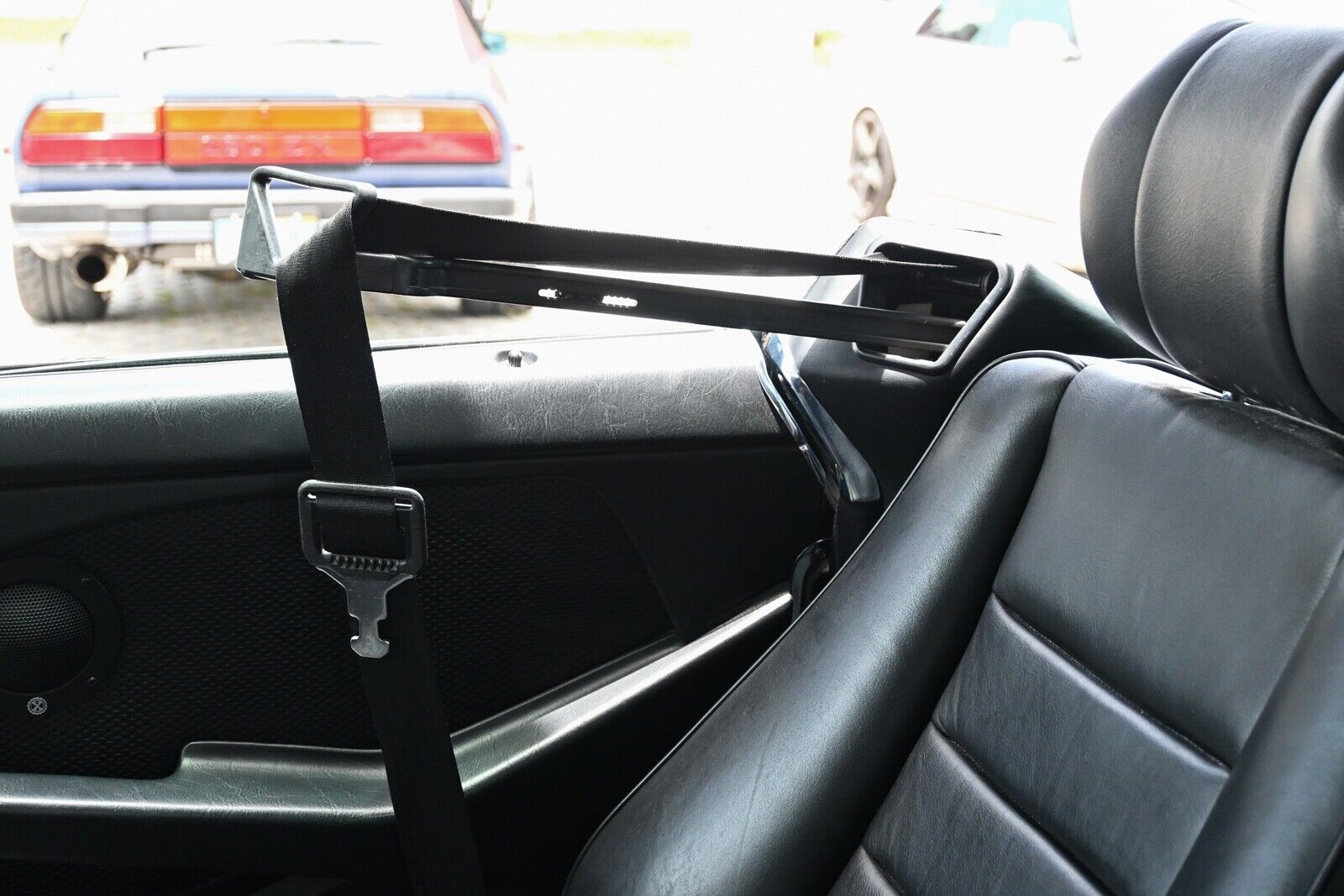 Mercedes-Benz-500-Series-1985-2D-27